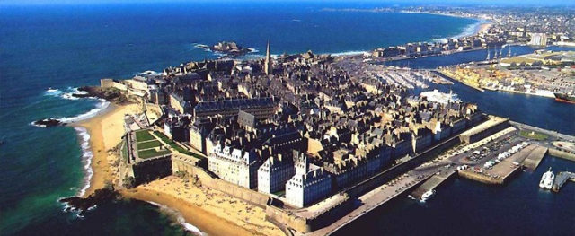 hélicoptère Mont St Michel