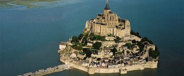 hélicoptère Mont St Michel