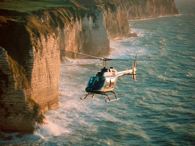 vol en hélicoptère à Etretat