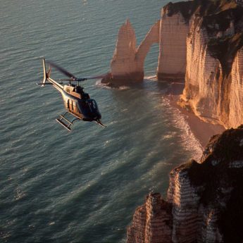 vol en hélicoptère à Etretat