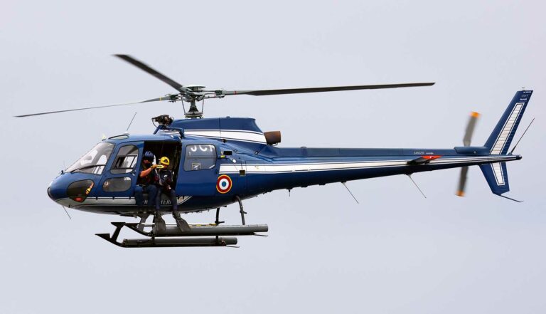 La France envoie un Fennec au Danemark contre des drones suspects