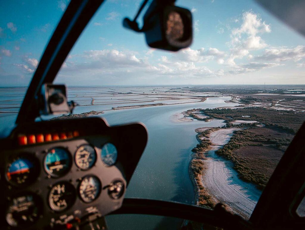 Survol en hélicoptère de la Camargue